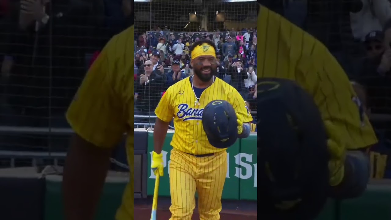 Russell Wilson Joins The Savannah Bananas In Yankee Stadium #Shortsfeed#Baseball#NFL#NYGiants