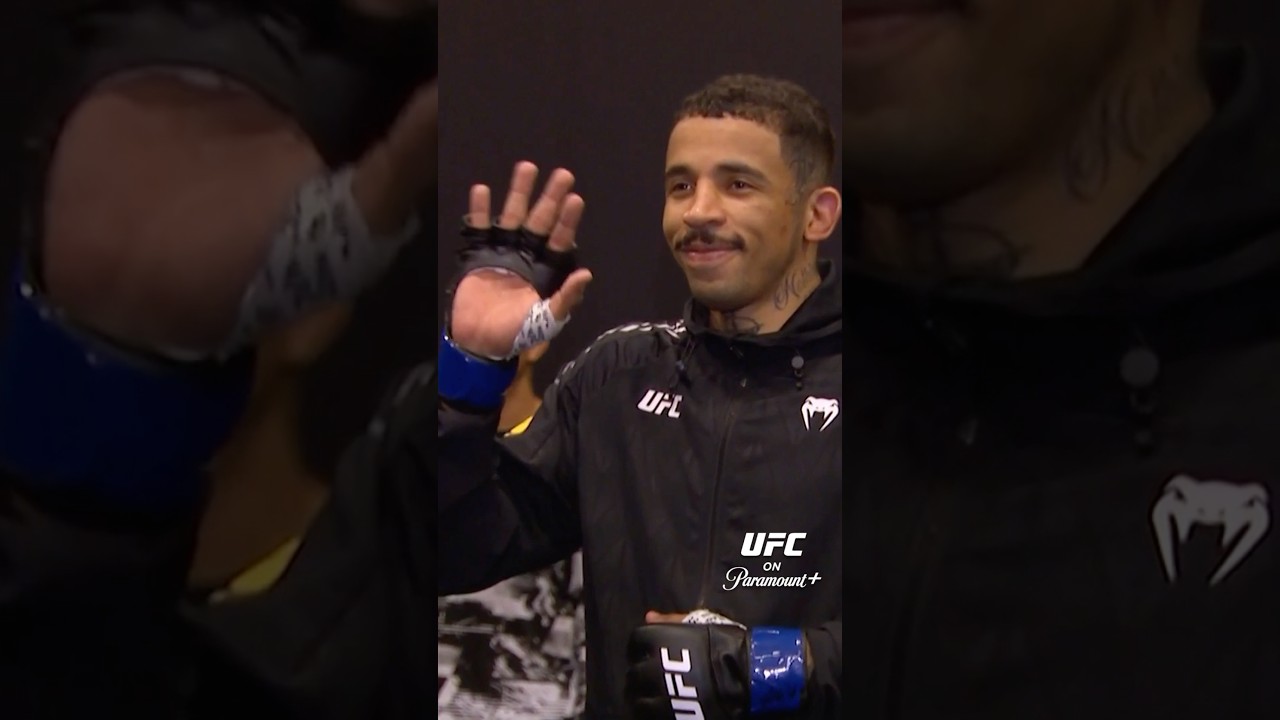 Carlos Prates waves at the crowd booing him! 😂 #UFCPerth #UFC #UFCIndia
