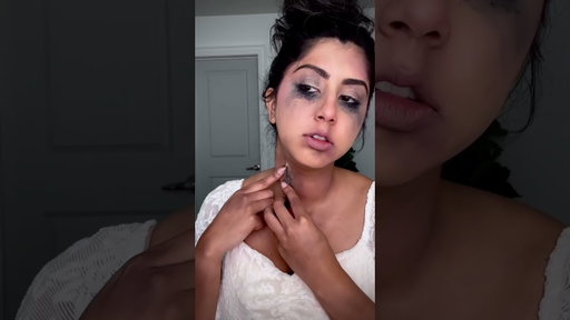 Easy Halloween costume #halloween #halloweencostume #halloweenmakeup #vampire #makeuptutorial