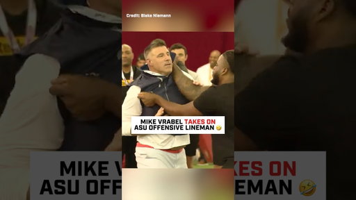 Mike Vrabel Lines Up Against ASU OL Max Iheanachor at Pro Day 👀🤣