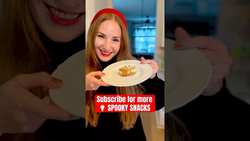 Would your kids like this spooky Halloween snack? #mom #halloween #snackideas #lunchbox #snacks