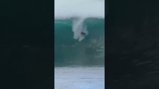 No better way to finish off 2025 than with a perfect Pipe barrel and a huge spit straight into 2026