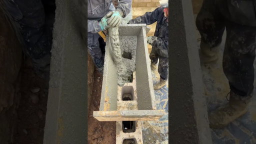 Concreting the pool walls on this job 😍#satisfying