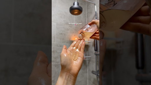 asmr pre london hair wash 🫧🚿🎀🕯️✨ #asmr #asmrsounds #hairwash #haircareroutine #glossyhair