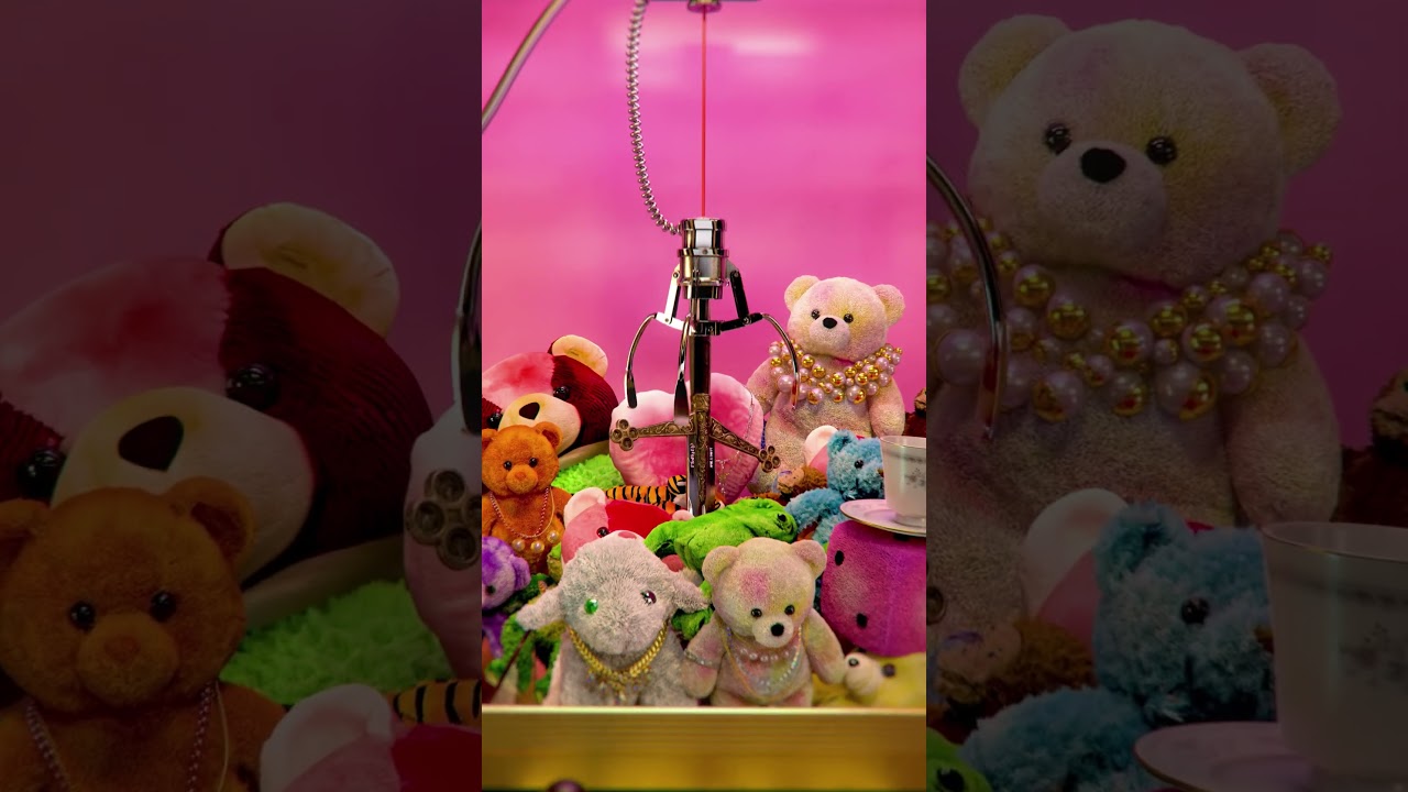 we’re screaming from cloud nine!! pre-save the song now 🖤 PINKY UP | APRIL 9 | 9AM PT | 12PM ET