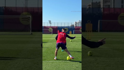 When technique does the talking 😮‍💨 #fcbarcelona #shorts