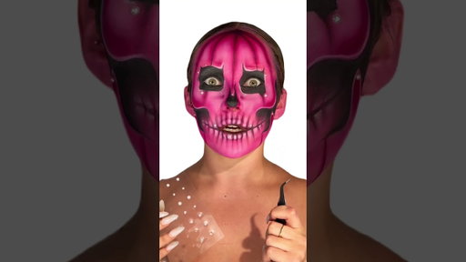 It’s ALIVEEEEE ☠️🏴‍☠️ #31daysofhalloween #makeuptransformation #makeuptransition #makeupfyp