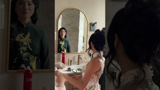 daughters hyping their mom up #aodai #vietnamese #motherdaughter