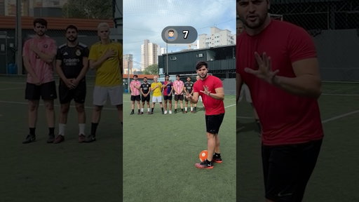 Bola com Mais Curva do Mundo