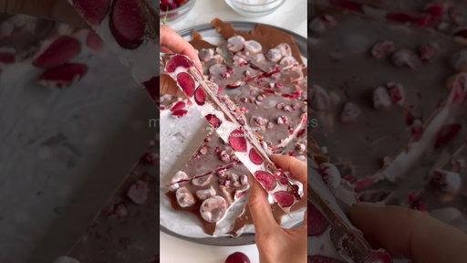 Cherry and Chocolate Yoghurt Bark - Recipe on my website link in bio 🍒 #yoghurtbark #veganrecipes