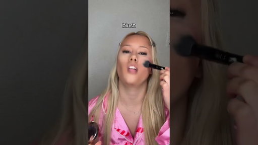 GRWM on a wiggle board 🫨 Do you like the result? 👀 #makeup #joke #makeupchallange #funny