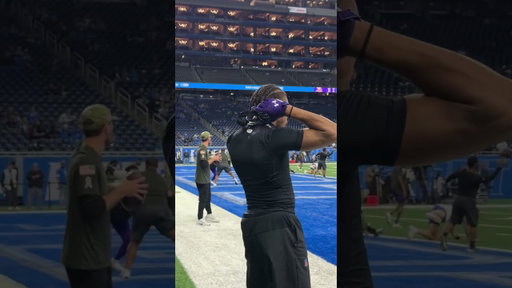 Justin Jefferson Warming Up for Lions Game 👏