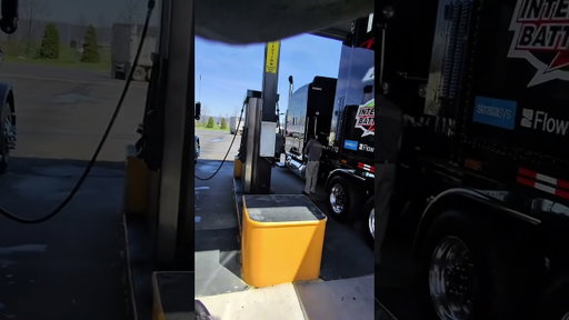 Yesterday’s fuel stop in Fort Chiswell on the way to Bristol ⚔️⛽️ #truckerlife #NASCAR