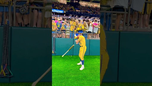 bat tricks at caesar’s superdome goes bananas 🤯