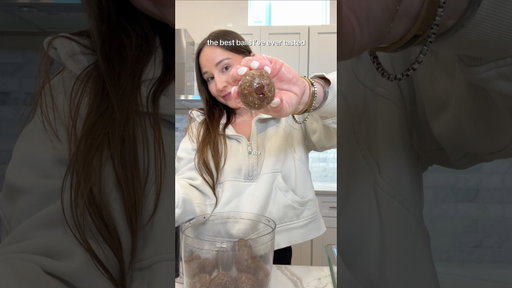 my mid-day crash disappeared. fiber, protein, healthy fats. yes pls. #energyballs #healthysnacks