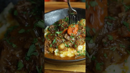 Beef Bourguignon 😍. Full recipe on my website. Link in bio. #recipe