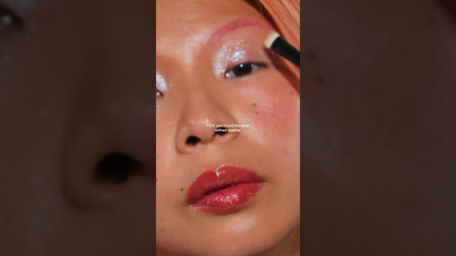 If you have mature eyelids, this eyeshadow is so fine #sparklymakeup