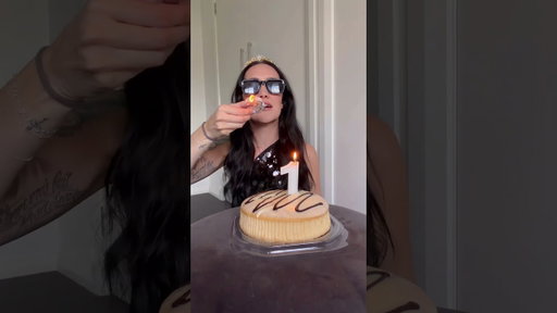 I had to get behind the scenes of this one 🤣 coming soon #birthday #trend #cake #feelinggood