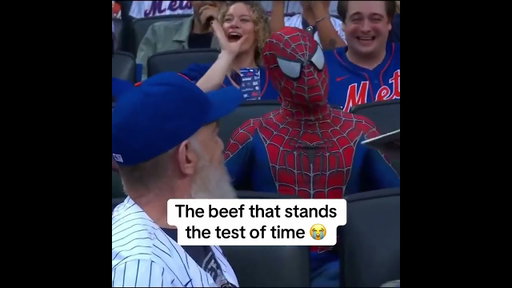 😂😂 (via MLB/TT)