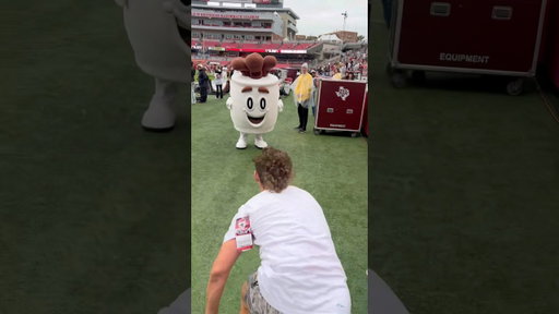 I wanted marshmallow. I got marshmallow. 👄🏈 #sports #football #funny #collegefootball