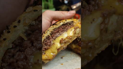 Burger Wellington 🥵. Full recipe on my website. Link in bio. Preorder my new cookbook taco party ☺️