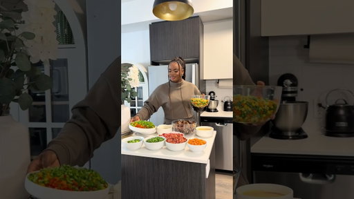 I love looking good while I cook❤️ These kitchen fits made the cut this week.