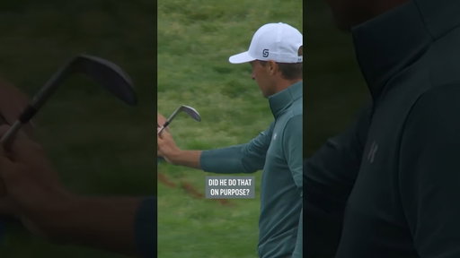 Jordan Spieth's AMAZING high IQ chip! 😱