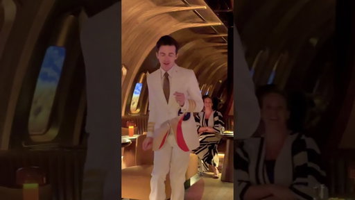 Just a casual Wednesday… Drake Bell shows up at Carry On Speakeasy in Phoenix! 🎹🔥 #drakebell