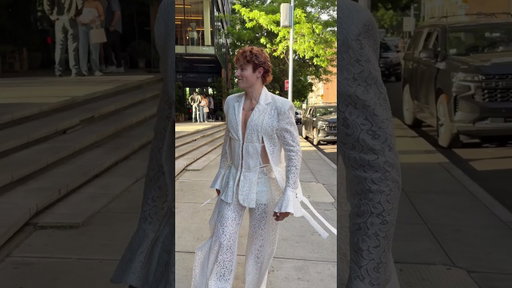 THIS OUTIFT makes me feel like royalty