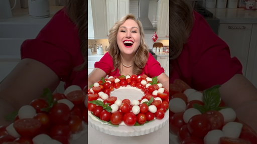 Caprese Salad Wreath
