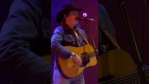 This one goes out to those of you headed back to your hometown this week #countrymusic #livemusic