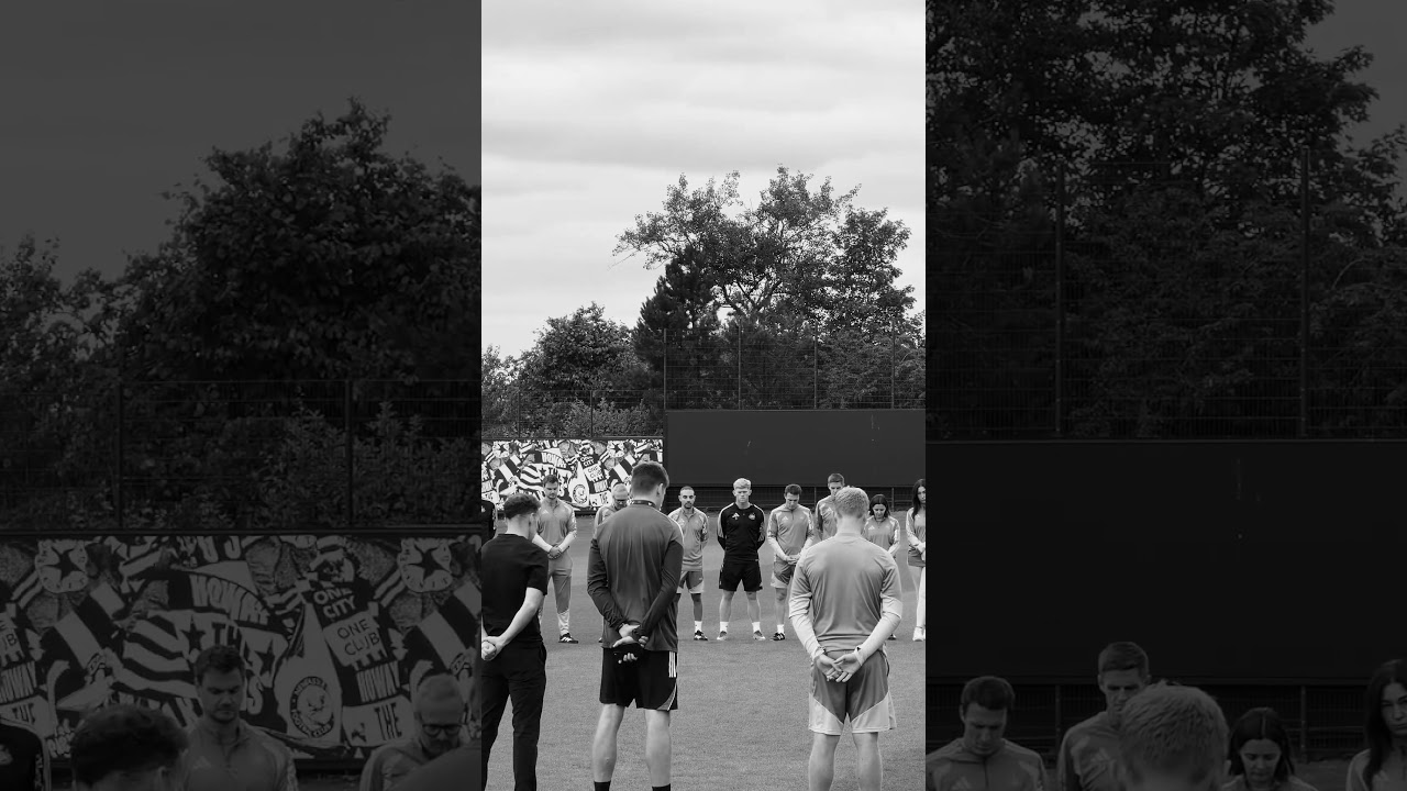Our players and staff paused before today’s training session to pay respects to Kevin Keegan.