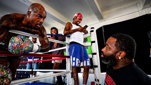 Adrien Broner Gets Into a HEATED Argument with Bobby Green! 😡
