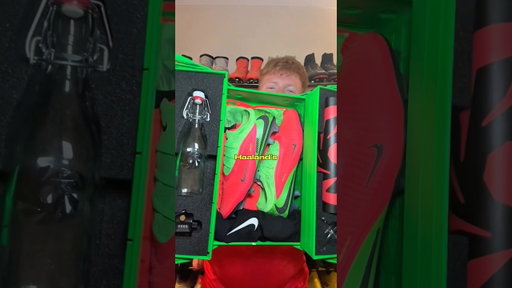 Erling Haaland’s NEW signature boots!! 🤩 The latest Nike Phantom 6! #nikefootball #erlinghaaland