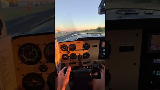 Final clear #airplane #aviation #landing