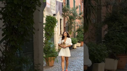Making a perfectly simple Bruschetta in Italy with ​⁠For Love & Lemons and Lynee #bruschetta #recipe