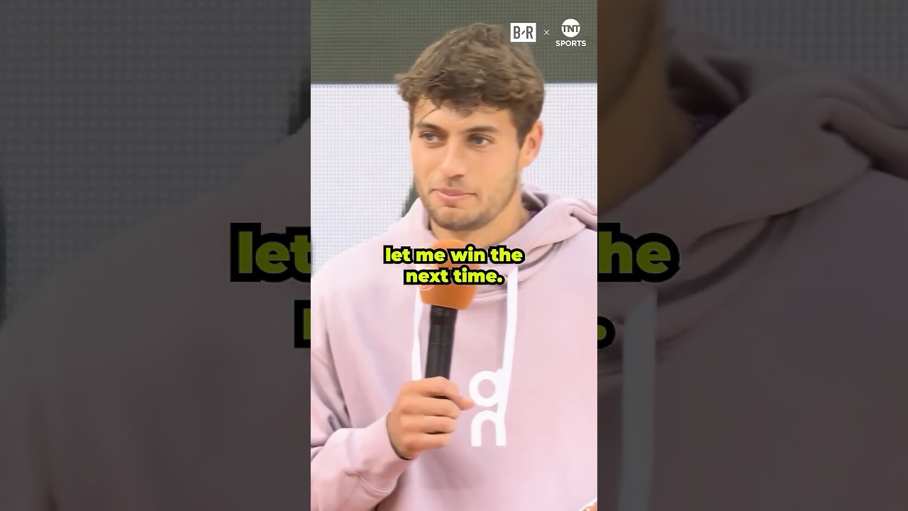 Cobolli jokes with Zverev after losing the final 😂