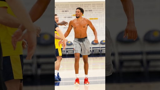 SHEESH 🤯🤯 Tyrese Haliburton Pulls Out EASTBAY Slam
