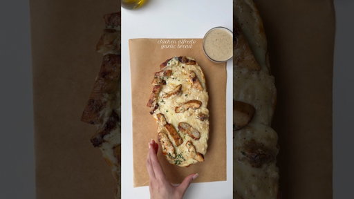 Chicken Alfredo garlic bread 🥖