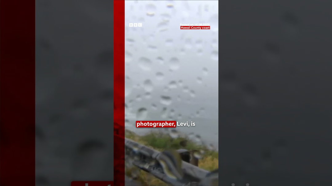 'It's actually hard for us to see', says reporter as Hurricane Lala looms. #Hawaii #BBCNews