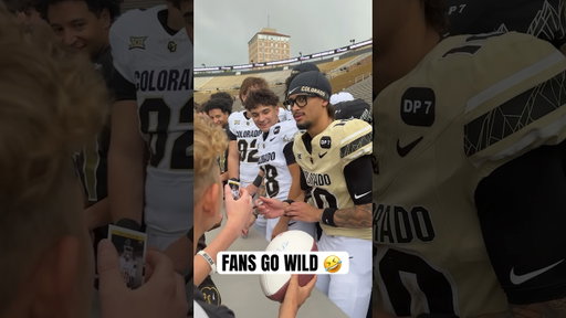 Fans Go WILD For Julian Lewis #CollegeFootball