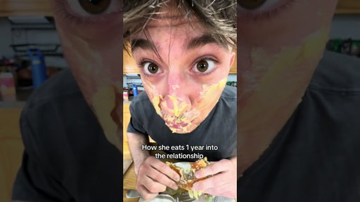 How she eats in 1 year 🤯 #girlfriend #couple #comedy #shorts #boyfriend