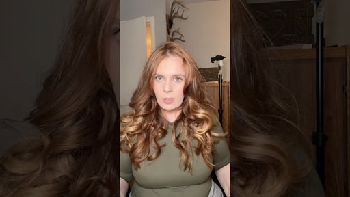 Mommy has red hair 👩‍🦰