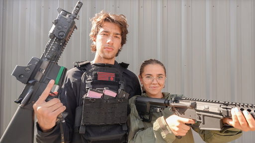 PLAYING AIRSOFT WITH MY GIRLFRIEND!!