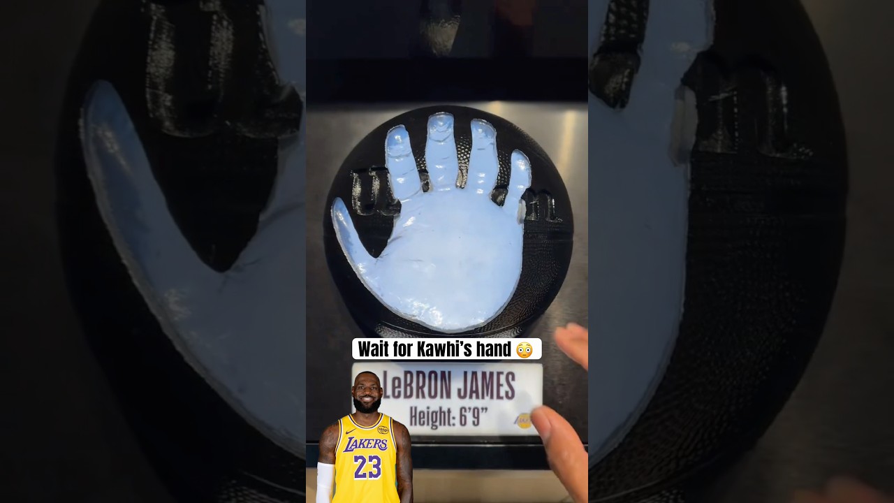 Kawhi’s hand compared to everyone else 😭 (via kya0ki/IG)