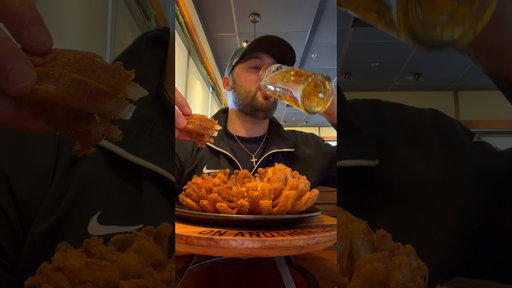 Trying a Bloomin onion for the first time