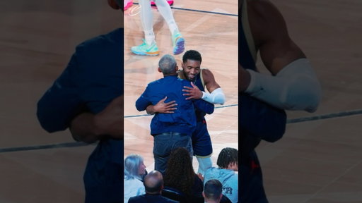 🇺🇸 Former President Obama cheers on Don and Team USA from the sidelines at All-Star! #LetEmKnow
