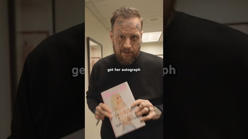 I can’t believe she signed it! 🥹🥹