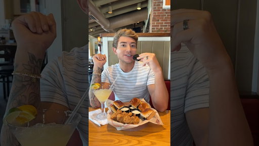 We love Chilis so much 🫶 #food #chilis #mukbang #shorts