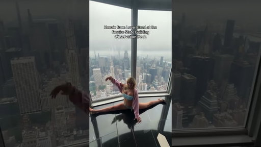 Where did Kenzie from Love Island do the splits in NYC?